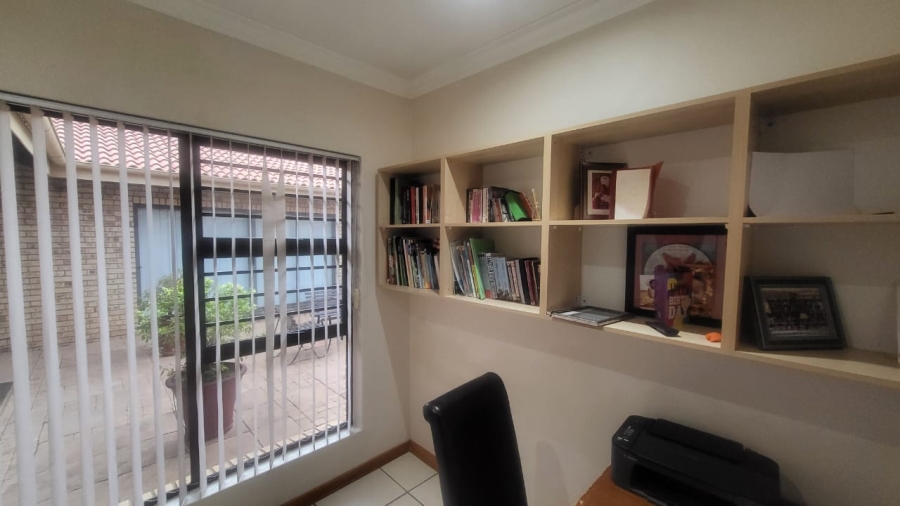 4 Bedroom Property for Sale in Hillcrest Northern Cape